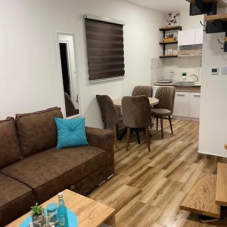 Blue Lagoon Apartment *
