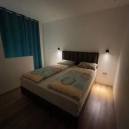 Blue Lagoon Apartment *
