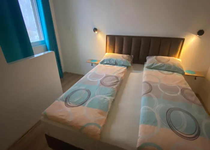 Blue Lagoon * Crni Vrh